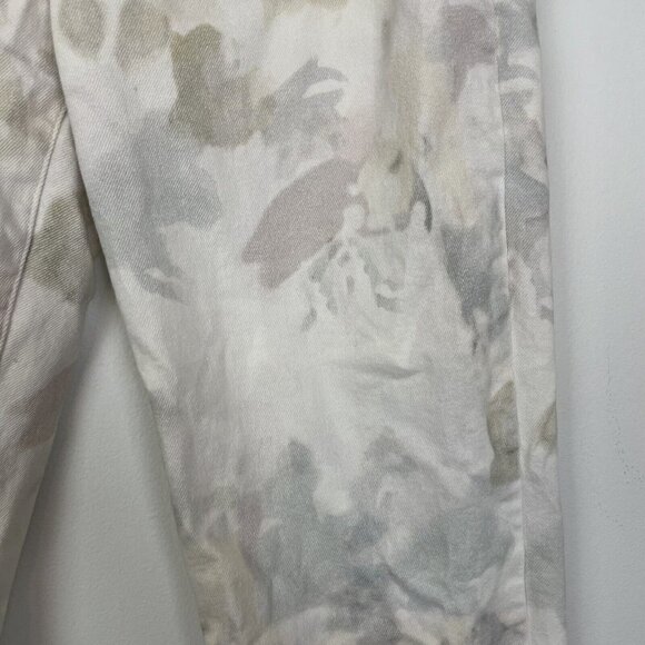 Women's Super High Rise Vintage Straight Jeans Universal Thread Cream Floral 8 - Picture 2 of 7